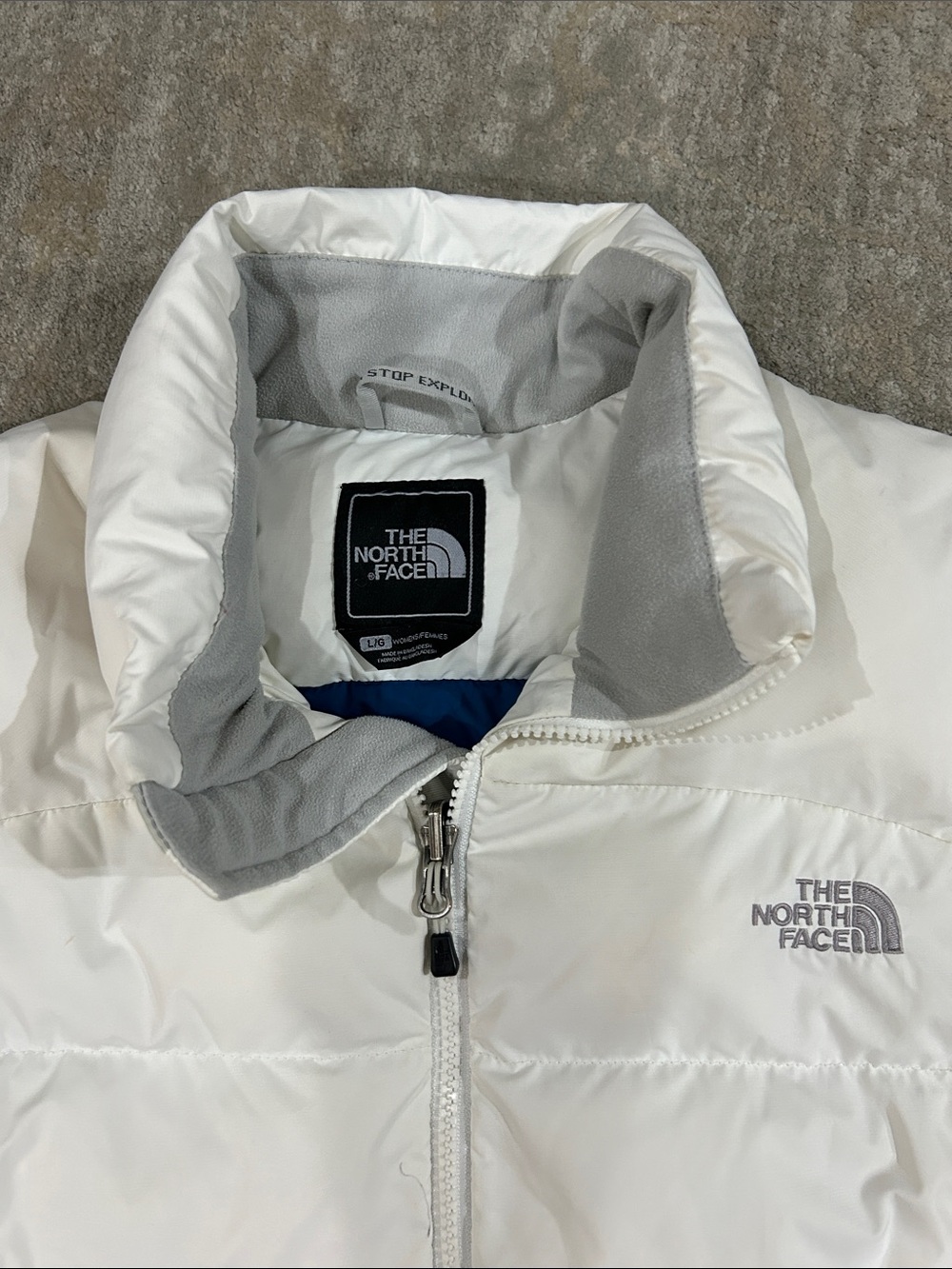 The North Face Women's White Quilted Puffer Jacket - Picture 3 of 8